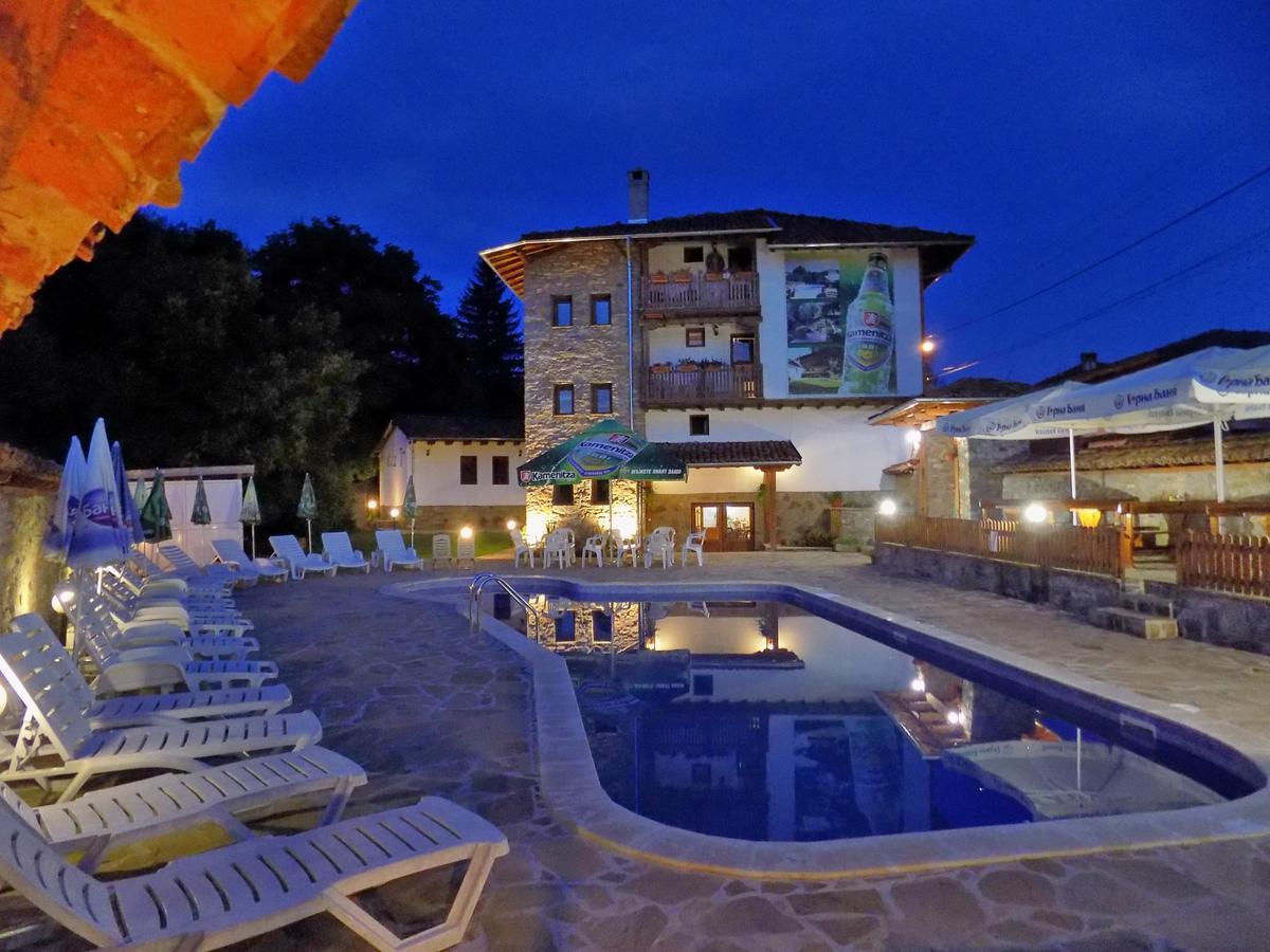 Yakovtsi Inn Екстер'єр фото