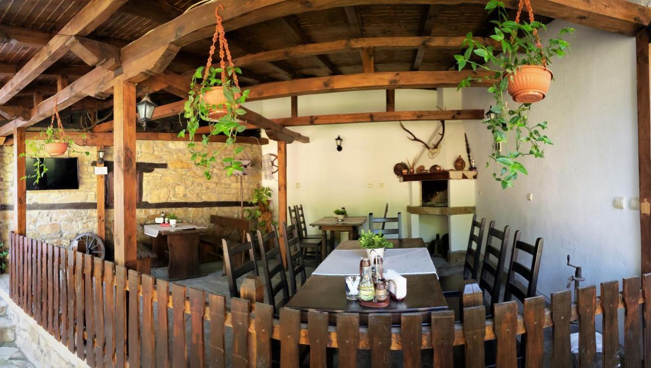 Yakovtsi Inn Екстер'єр фото